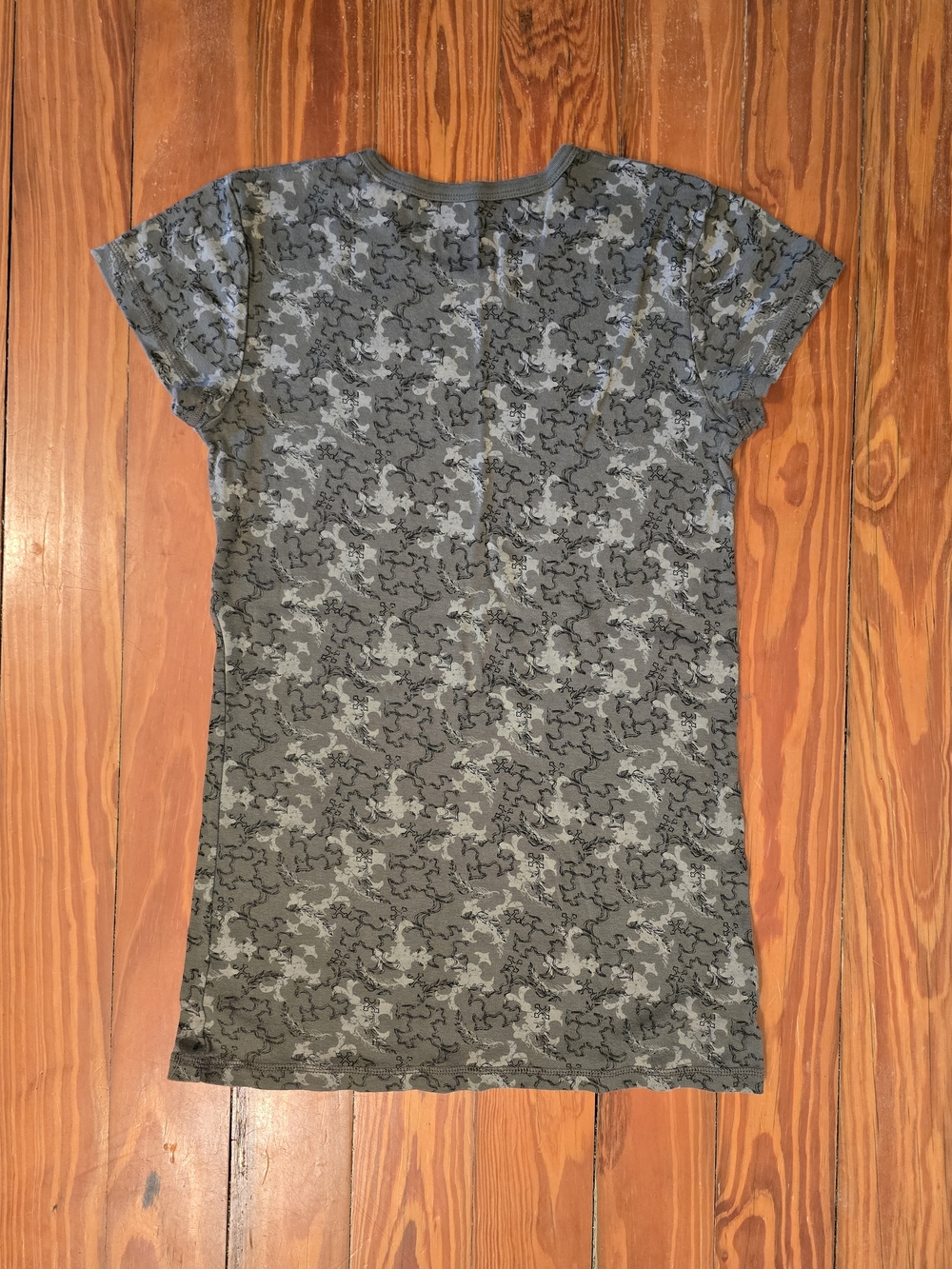 Arizona Jean Company Women’s Short Sleeve Camo Tee in Gray/Green